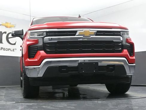 Used 2023 Chevrolet Silverado 1500 LT AWD/4WD image 3