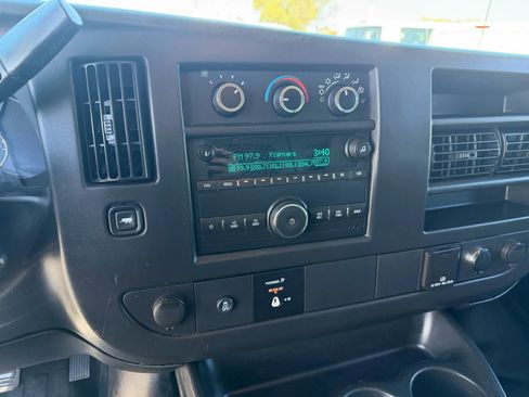 Used 2016 Chevrolet Express 2500 image 20