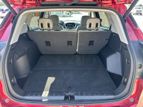 Used 2018 GMC Terrain SLE w/ Driver Convenience Package FWD image 10