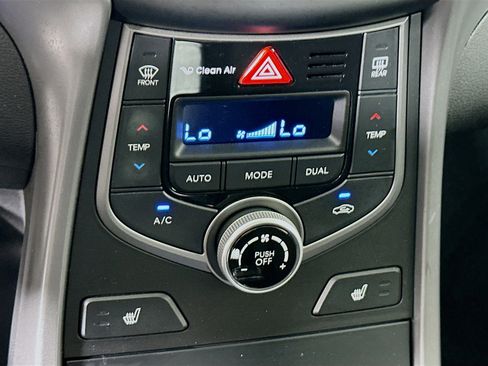 Used 2016 Hyundai Elantra Limited image 22