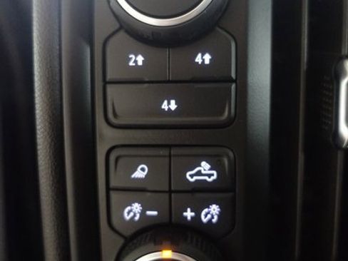 Used 2025 Chevrolet Silverado 2500 Custom w/ Custom Value Package image 17