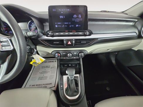 Used 2023 Kia Forte LXS w/ LXS Technology Package image 11
