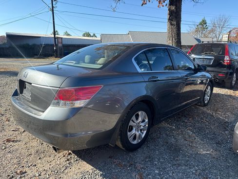 Used 2010 Honda Accord LX-P image 4
