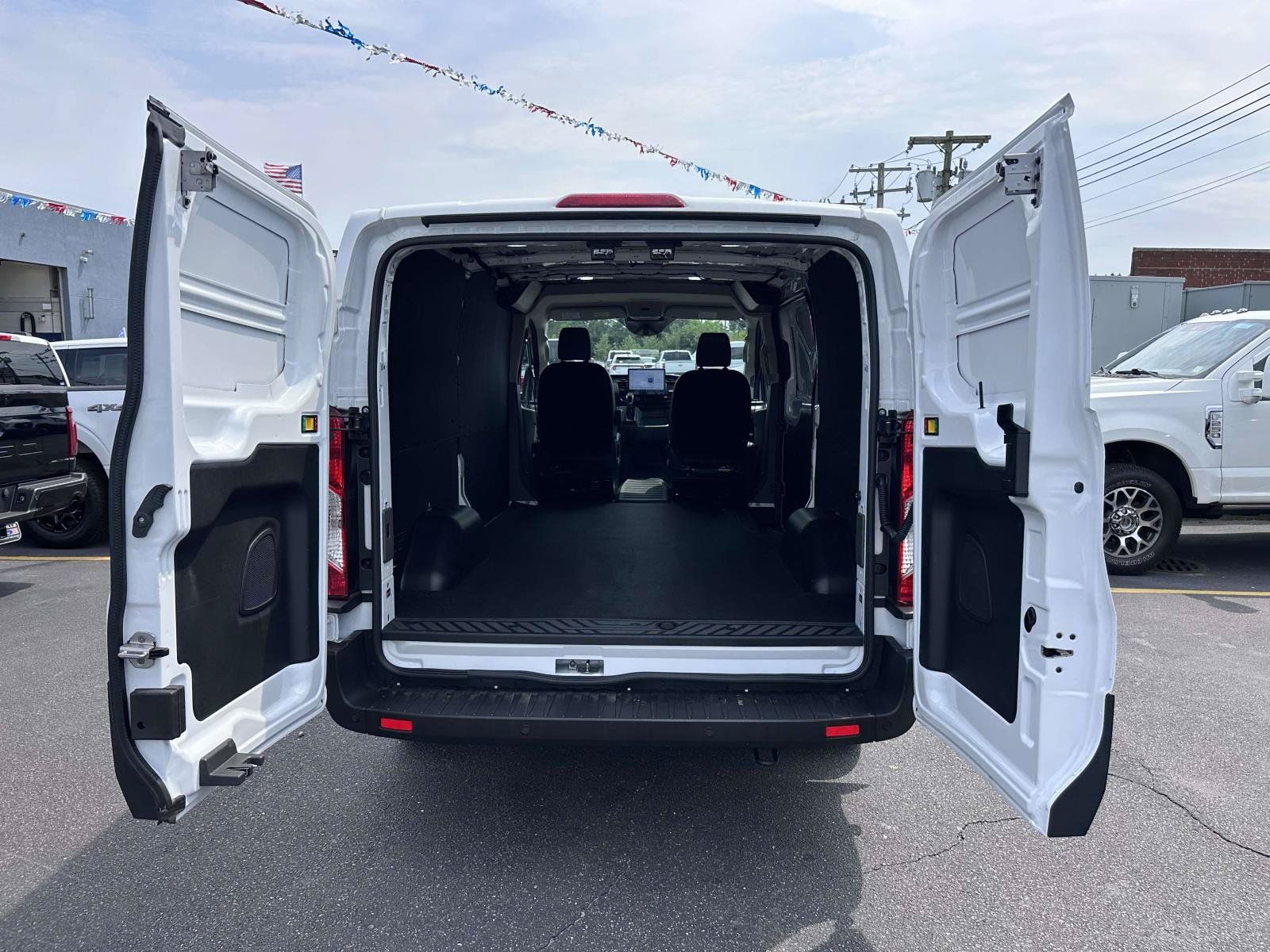Used 2026 Ford Transit 150 Low Roof w/ Load Area Protection Package RWD image 8