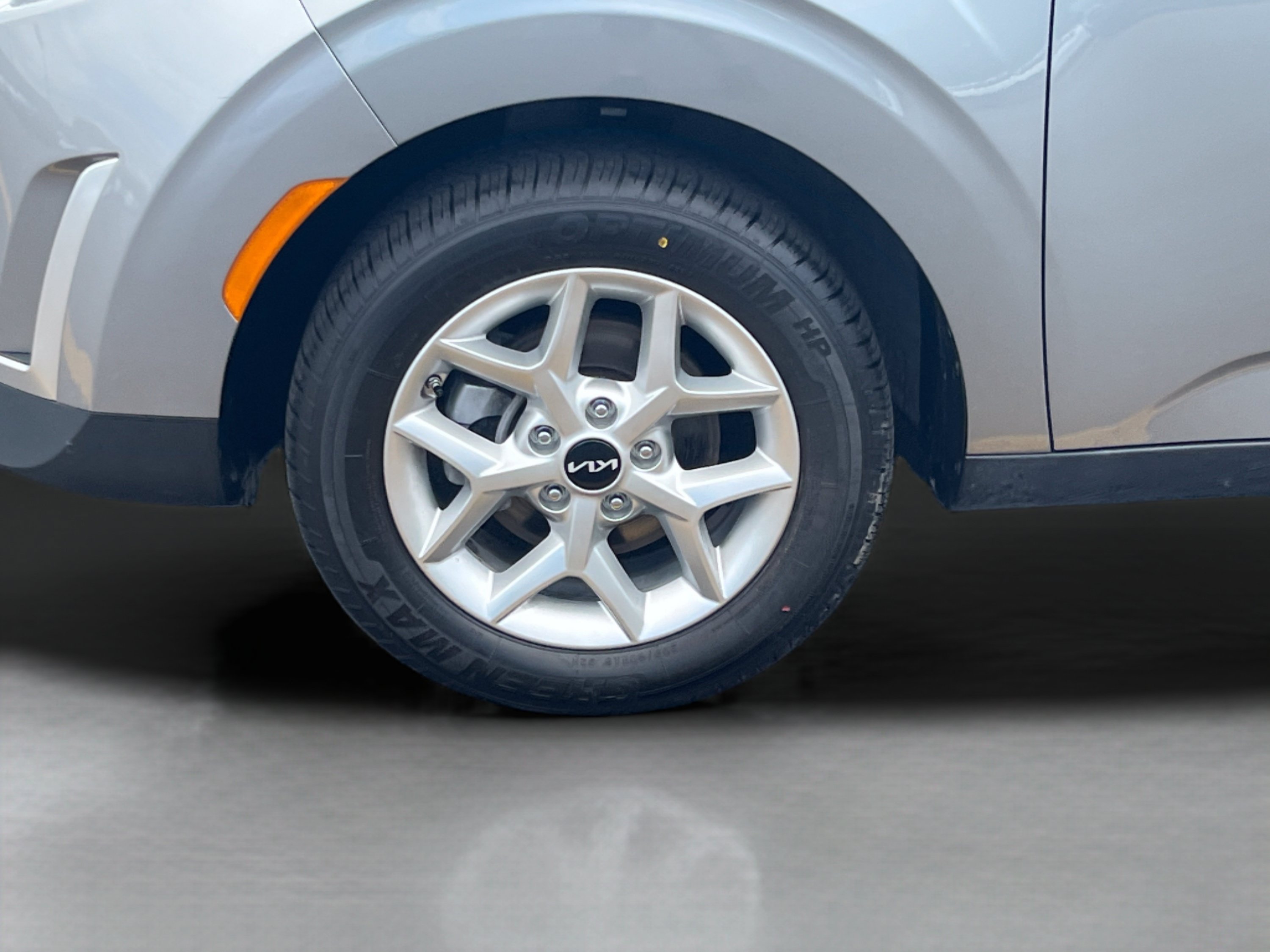 Used 2025 Kia Soul LX w/ LX Technology Package FWD image 29