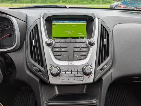 Used 2017 Chevrolet Equinox LT w/ Convenience Package image 12