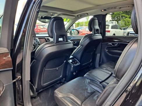 Used 2017 Volvo XC90 T6 Inscription w/ Vision Package AWD/4WD image 9