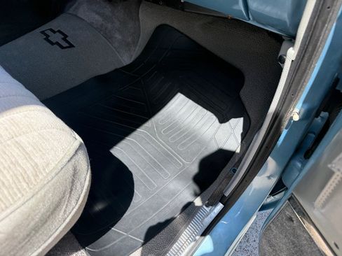 Used 1991 Chevrolet Suburban 2WD image 20