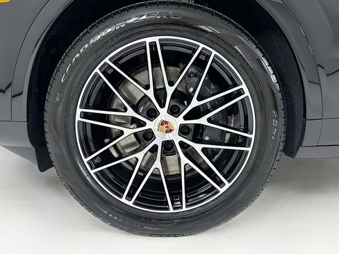 New 2026 Porsche Cayenne Coupe AWD/4WD image 33
