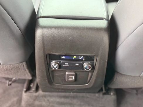 Used 2021 Buick Enclave Essence AWD/4WD image 35