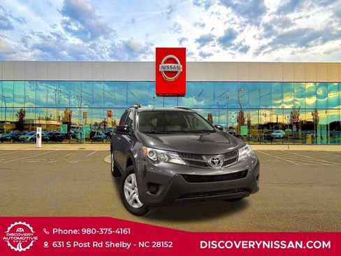Used 2015 Toyota RAV4 LE image 1