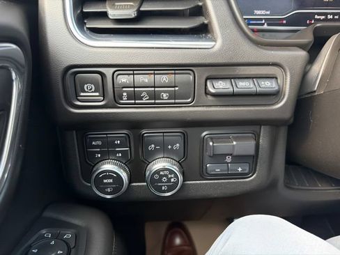 Used 2023 GMC Yukon AT4 w/ AT4 Premium Plus Package AWD/4WD image 32