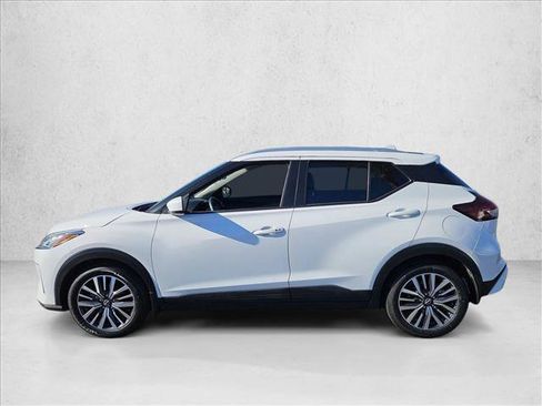 Certified 2023 Nissan Kicks SV image 9
