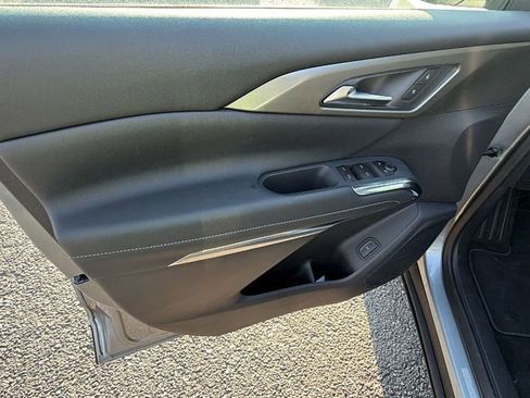 New 2026 Chevrolet Traverse LT w/ Sun and Wheel Package image 11