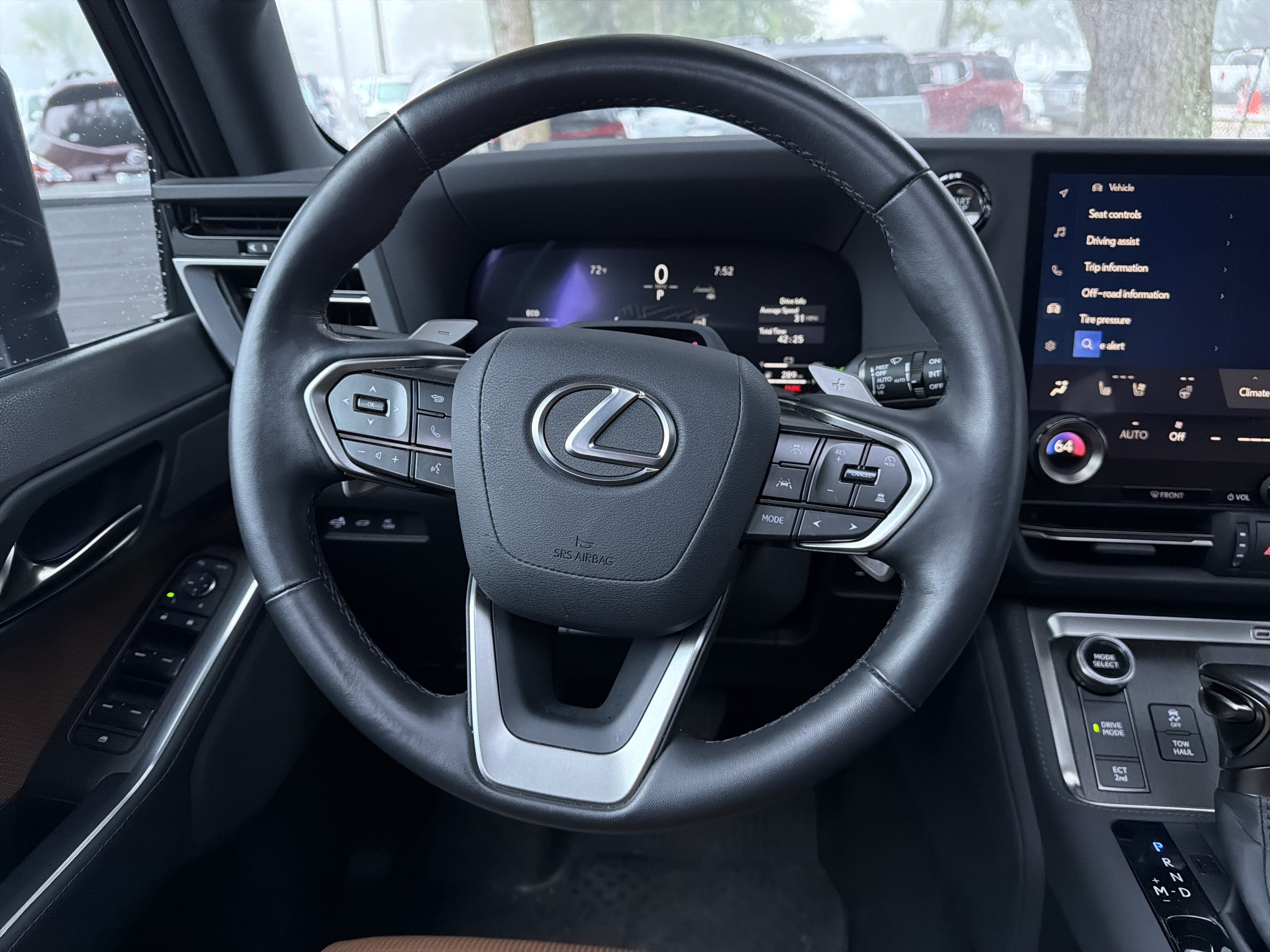 Used 2025 Lexus GX 550 w/ Cold Area Package AWD/4WD image 32