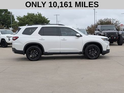 Used 2025 Honda Pilot Touring image 4