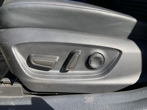 Used 2023 Toyota Camry SE image 31