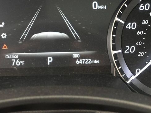 Used 2021 Toyota Highlander XLE FWD image 30