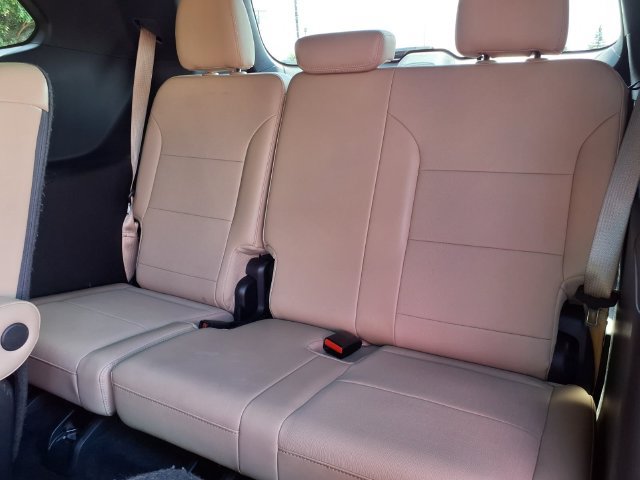 Used 2025 Buick Enclave Preferred FWD image 8