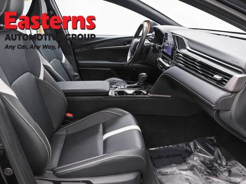 Used 2025 Toyota Camry SE FWD image 23