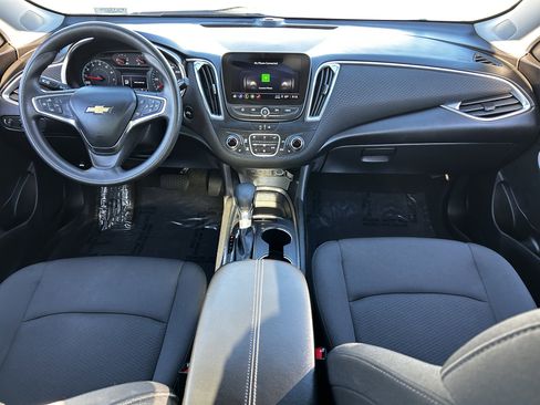 Used 2021 Chevrolet Malibu LT image 14