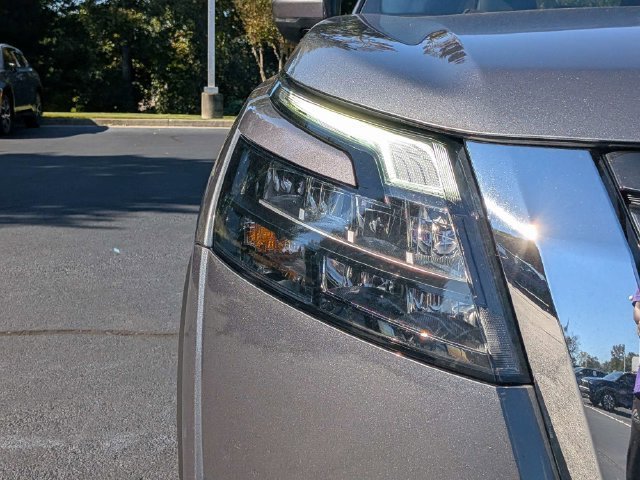 Used 2024 Nissan Pathfinder SV FWD image 12