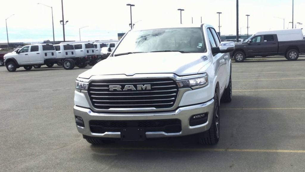 Used 2025 RAM 1500 Laramie AWD/4WD image 3