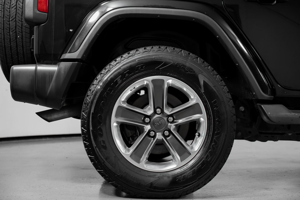 Used 2021 Jeep Wrangler Unlimited Sahara AWD/4WD image 7