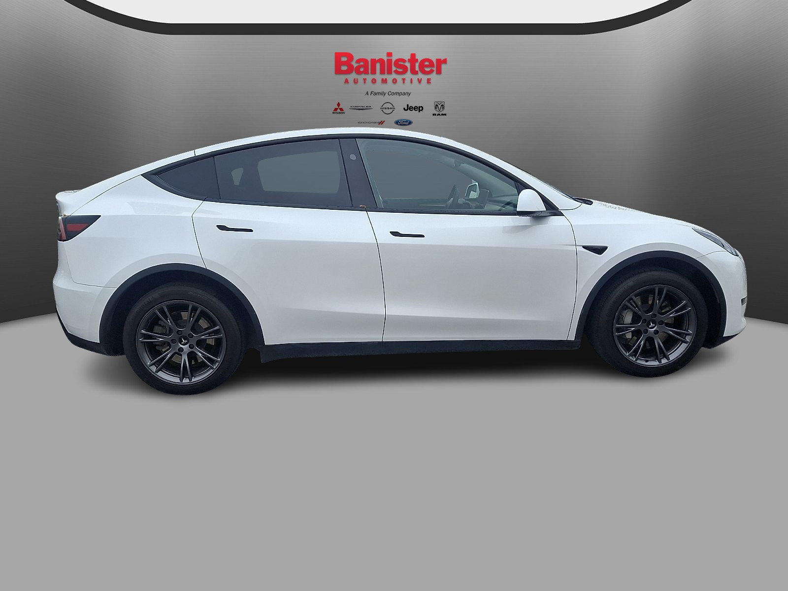 Used 2024 Tesla Model Y Long Range RWD image 7