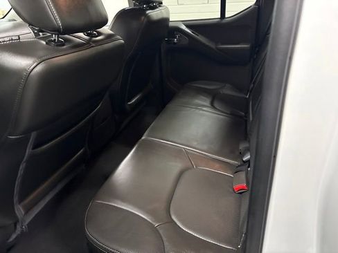 Used 2020 Nissan Frontier PRO-4X w/ Pro-4x Utility Package AWD/4WD image 15