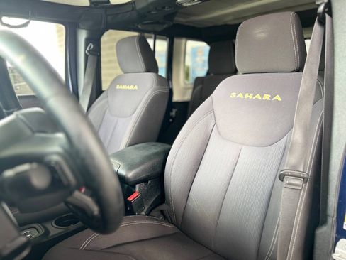 Used 2013 Jeep Wrangler Unlimited Sahara w/ Max Tow Pkg AWD/4WD image 38