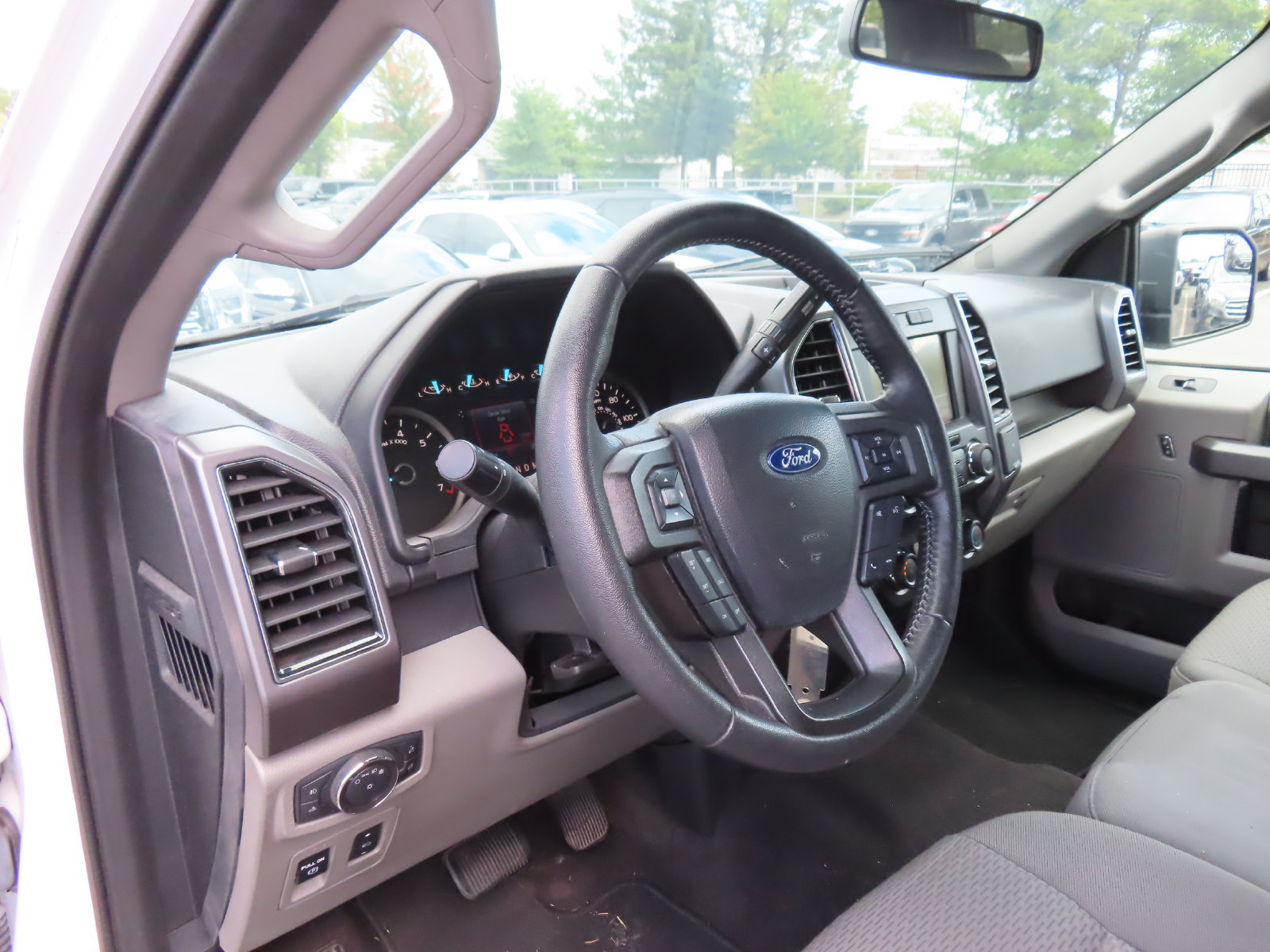 Used 2020 Ford F150 XLT w/ Equipment Group 302A Luxury AWD/4WD image 17