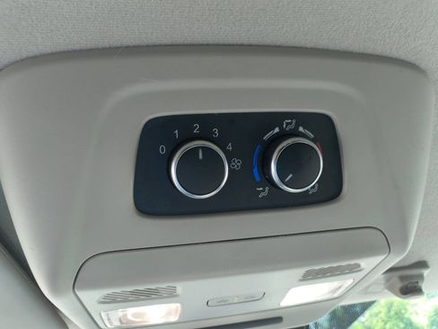 Used 2022 Ford Transit 350 XLT RWD image 18