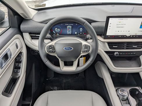 New 2026 Ford Explorer Active w/ Active Comfort Package image 19