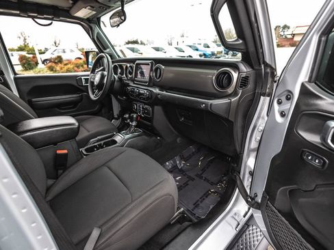 Used 2023 Jeep Gladiator Sport image 30