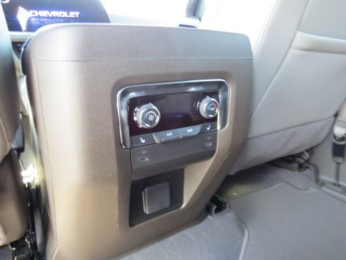 Used 2025 Chevrolet Tahoe LT w/ Comfort Package AWD/4WD image 17