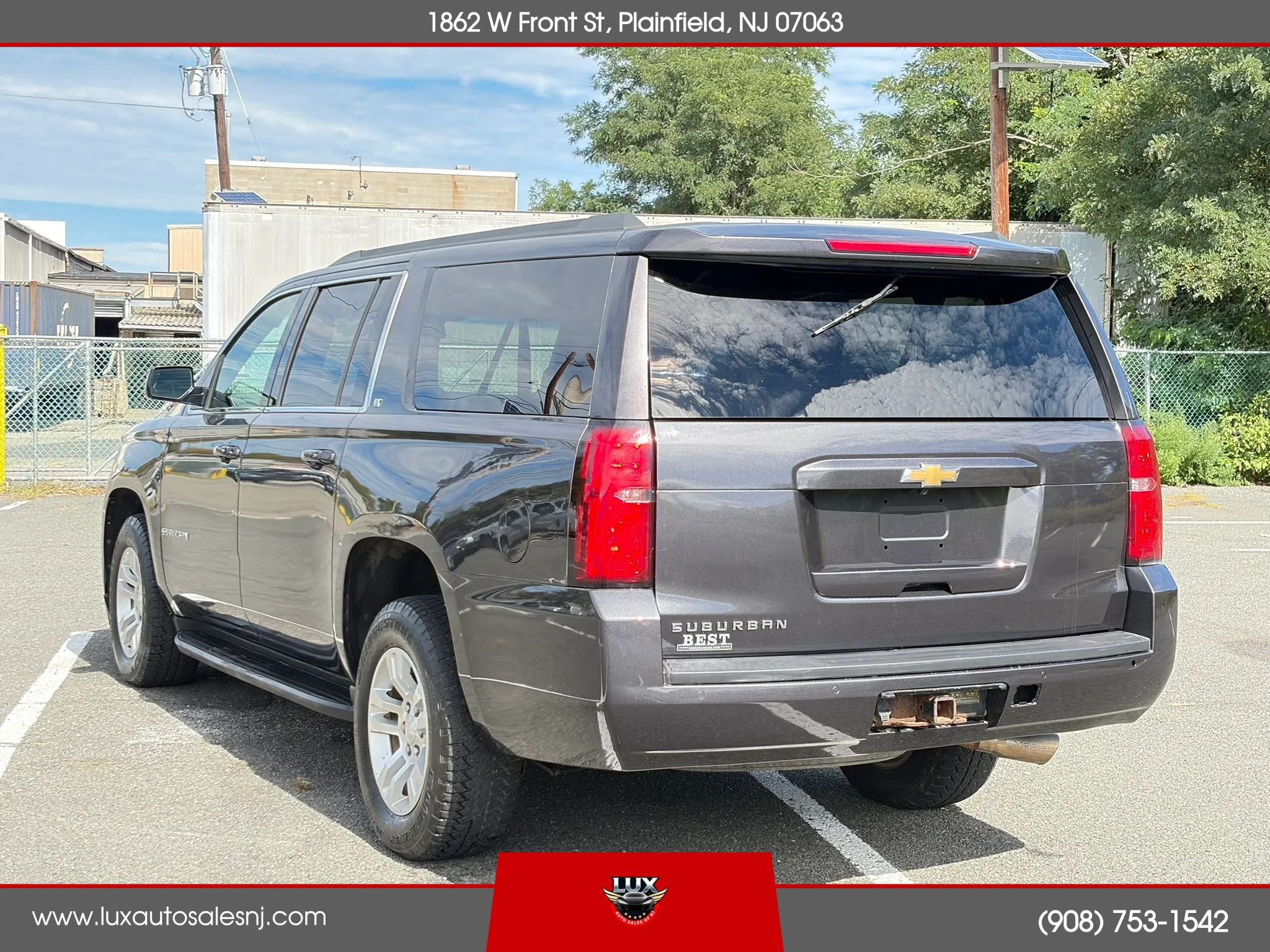 Used 2018 Chevrolet Suburban LT w/ Luxury Package AWD/4WD image 5