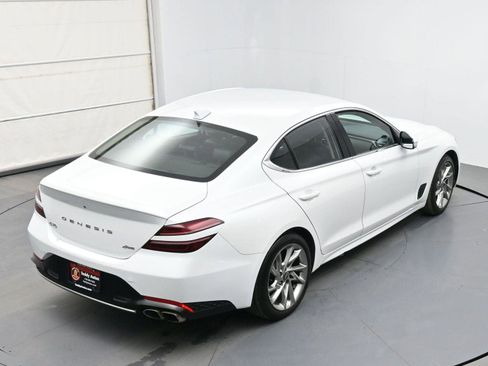 Used 2022 Genesis G70 2.0T image 32