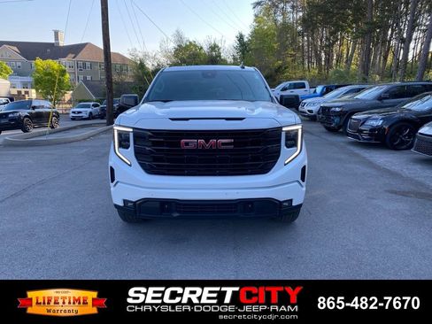 Used 2023 GMC Sierra 1500 Elevation image 2