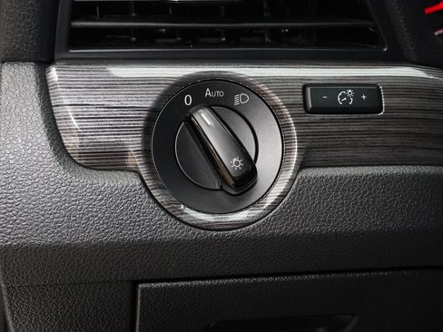 Used 2022 Volkswagen Passat 2.0T R-Line image 24