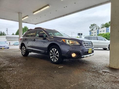 Used 2016 Subaru Outback 2.5i Limited AWD/4WD image 7
