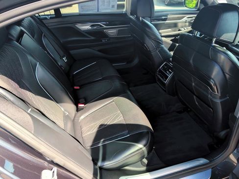 Used 2018 BMW 750i xDrive image 13