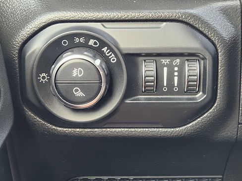 Used 2022 Jeep Gladiator Overland w/ Popular Equipment Package image 26