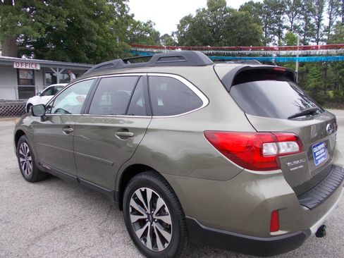Used 2015 Subaru Outback 2.5i Limited AWD/4WD image 17
