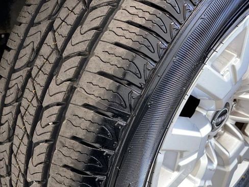 Used 2022 Nissan Frontier SV image 13