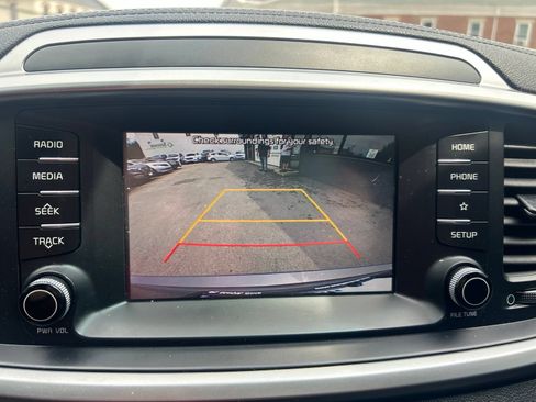 Used 2019 Kia Sorento L FWD image 27