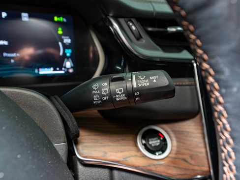 Used 2023 Jeep Grand Cherokee Summit w/ High Altitude Package image 33