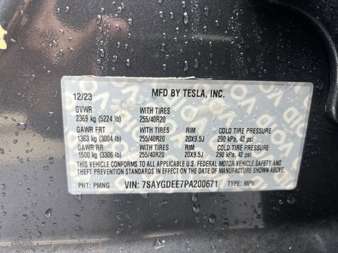 Used 2023 Tesla Model Y Long Range image 36