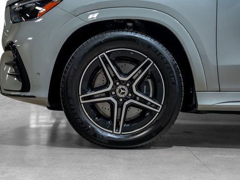 Used 2024 Mercedes-Benz GLE 350 4MATIC w/ AMG Line Exterior image 31