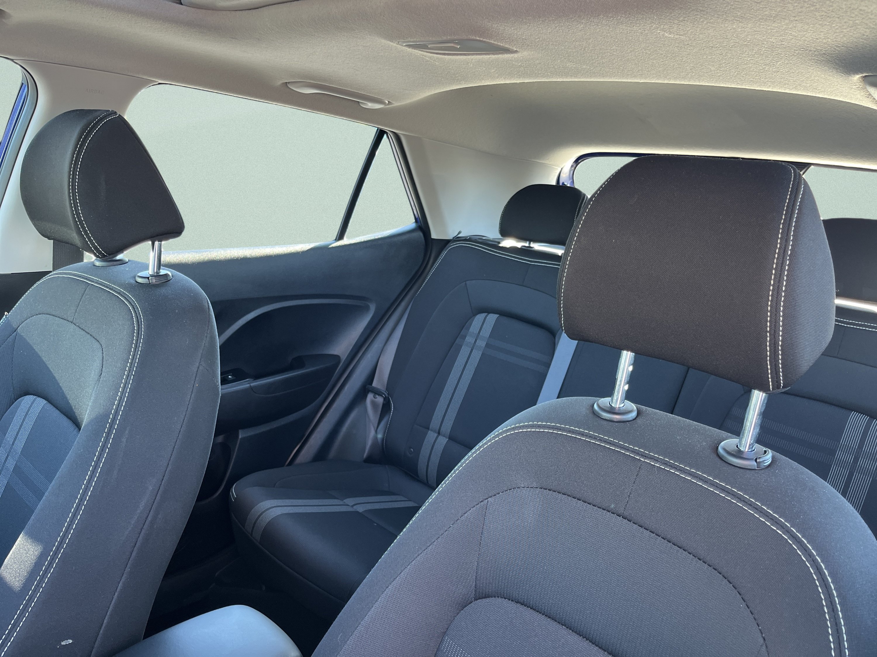 Used 2025 Hyundai Venue SEL FWD image 13
